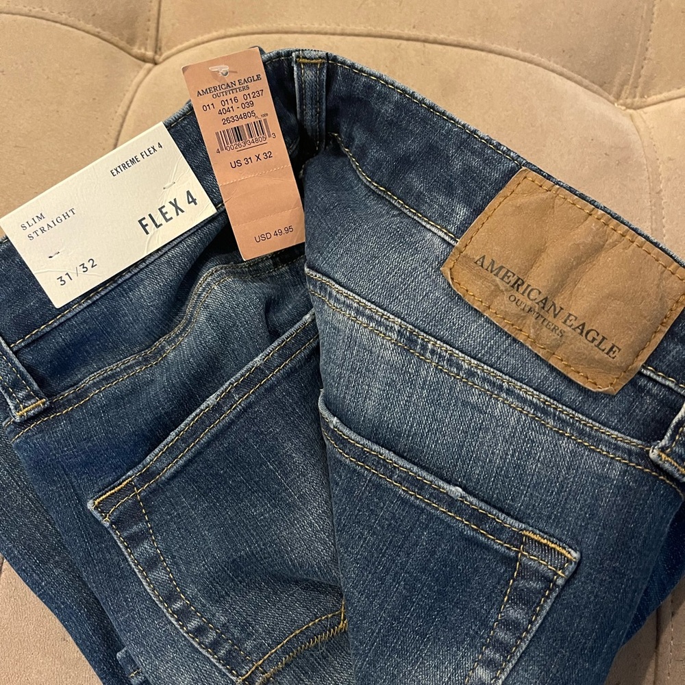 American Eagle slim straight jeans Flex 4